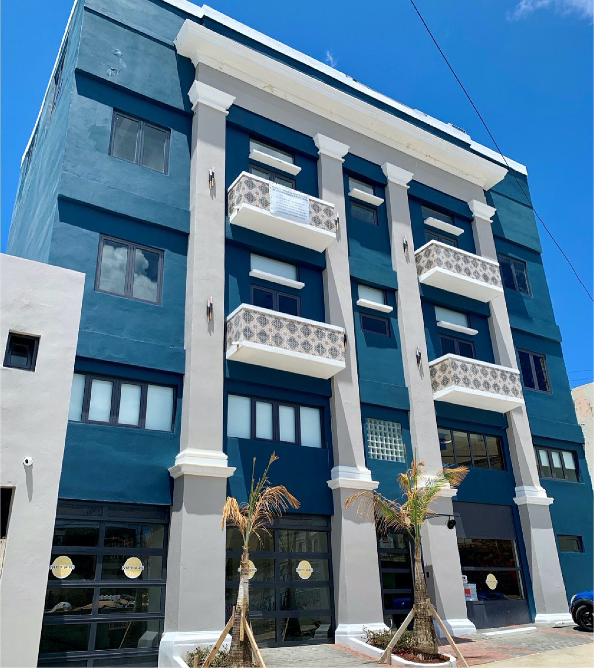 Fachada de Cond. Torre Almenada en Santurce